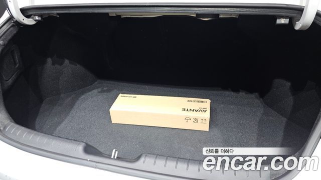 Hyundai AVANTE 2023 — photo 32