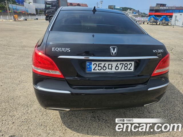Hyundai Equus 2010 — photo 5