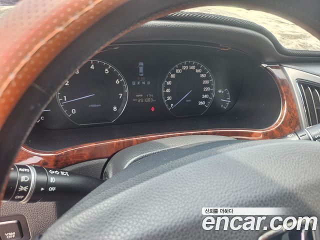 Hyundai Equus 2010 — photo 11