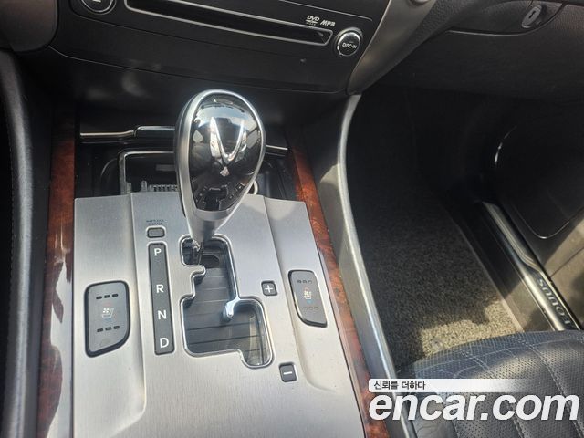 Hyundai Equus 2010 — photo 13