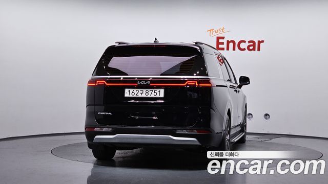 Kia Canival 2023 — photo 4