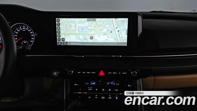 Kia Canival 2023 — photo 14