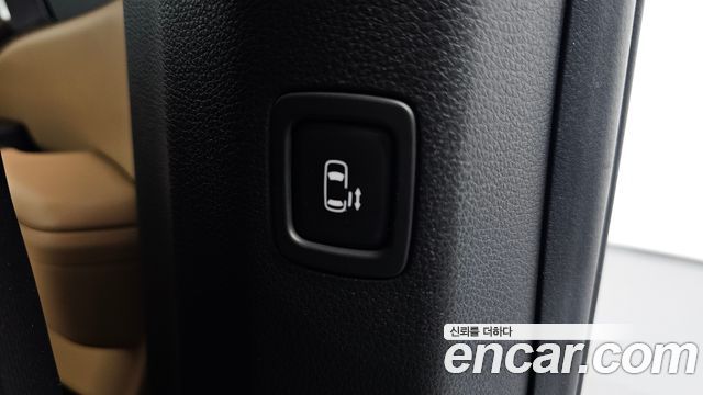 Kia Canival 2023 — photo 18