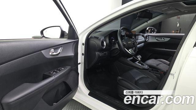 Kia K3 2022 — photo 13