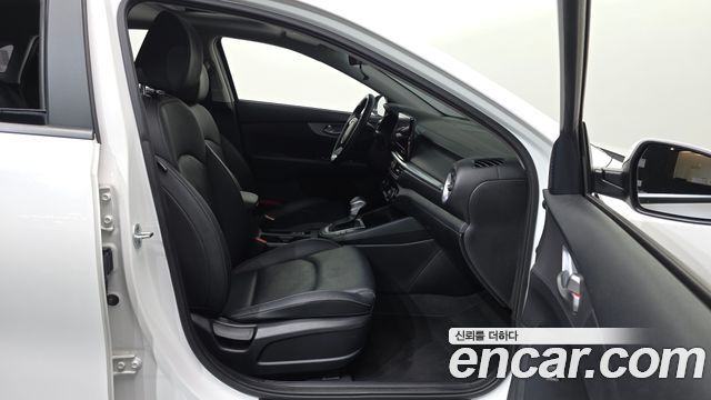 Kia K3 2022 — photo 17