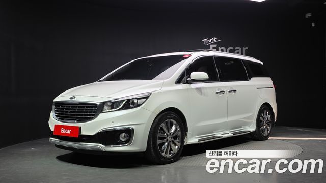 Kia Canival 2018 — photo 1