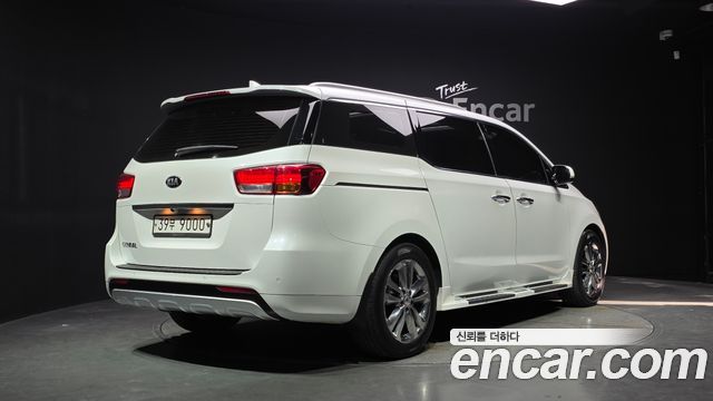 Kia Canival 2018 — photo 2