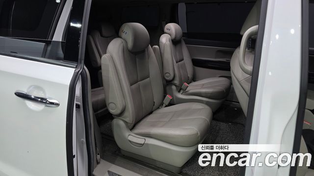 Kia Canival 2018 — photo 18