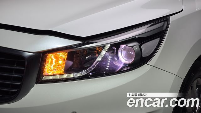 Kia Canival 2018 — photo 8