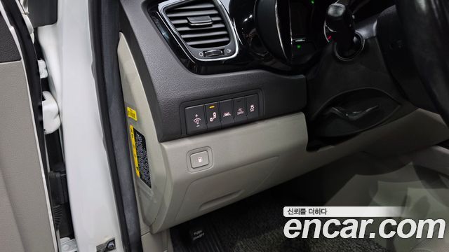 Kia Canival 2018 — photo 30