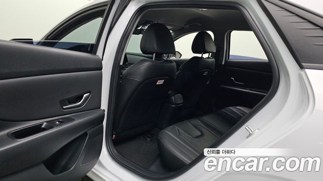 Hyundai AVANTE 2023 — photo 11