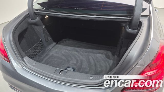 Mercedes-Benz S-Class 2018 — photo 33
