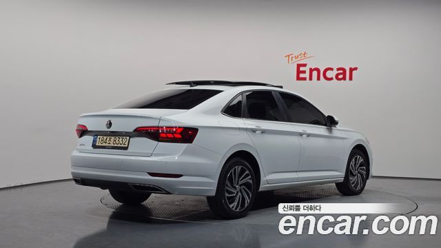 Volkswagen Jetta 2021 — photo 2