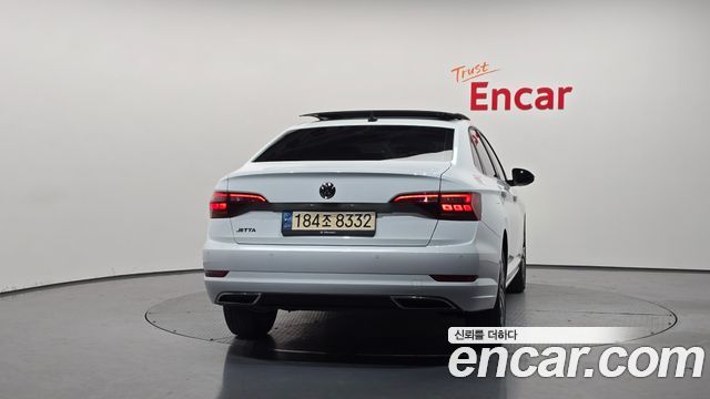 Volkswagen Jetta 2021 — photo 4