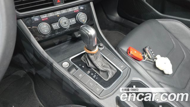 Volkswagen Jetta 2021 — photo 12