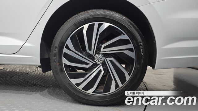 Volkswagen Jetta 2021 — photo 7