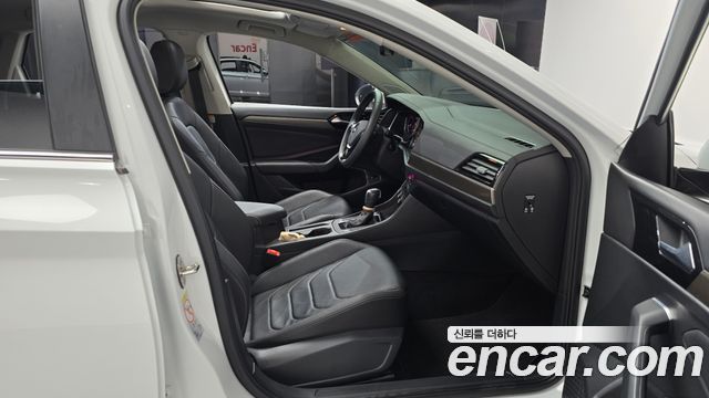 Volkswagen Jetta 2021 — photo 16