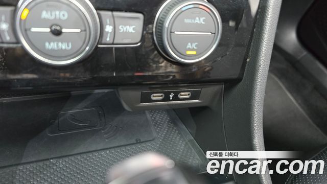Volkswagen Jetta 2021 — photo 27