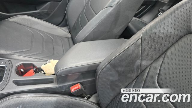 Volkswagen Jetta 2021 — photo 28