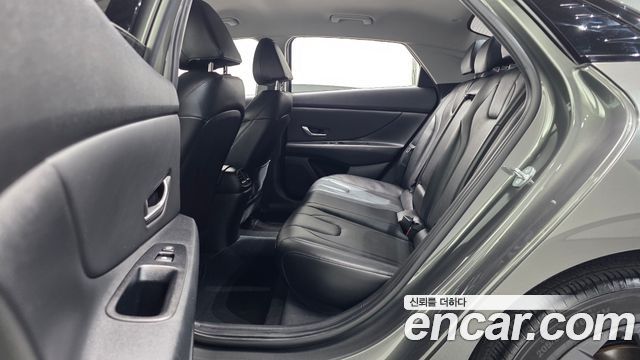 Hyundai AVANTE 2023 — photo 18