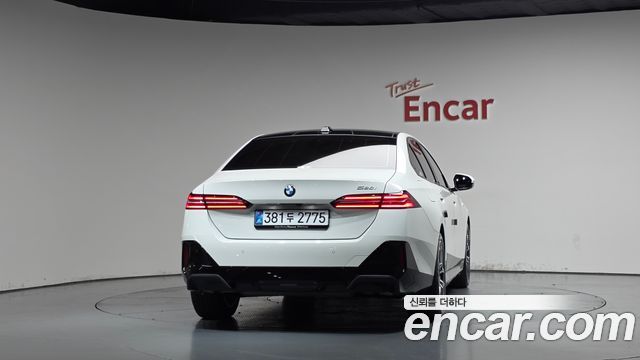 BMW 5-Series 2025 — photo 4