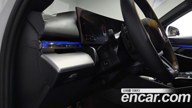 BMW 5-Series 2025 — photo 29