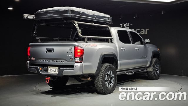 Toyota Tacoma 2016 — photo 2