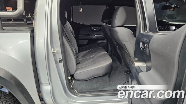 Toyota Tacoma 2016 — photo 12