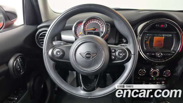 Mini Cooper 2020 — photo 13