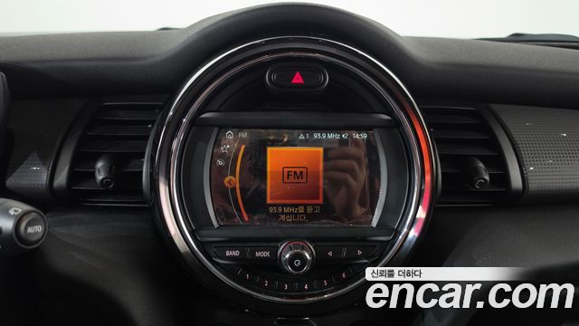 Mini Cooper 2020 — photo 15