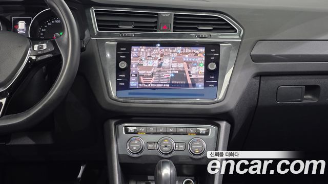 Volkswagen Tiguan 2020 — photo 19