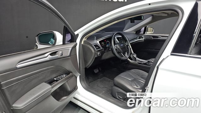 Ford Mondeo 2017 — photo 10