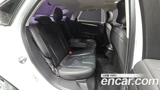 Ford Mondeo 2017 — photo 11