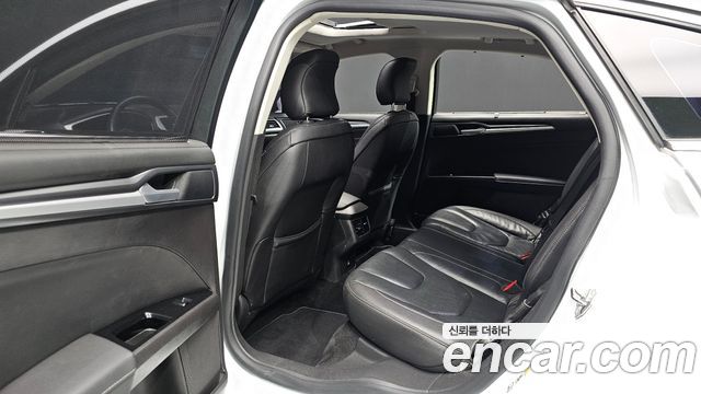 Ford Mondeo 2017 — photo 12