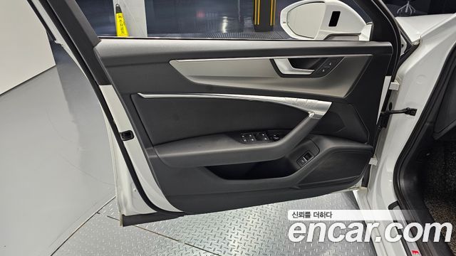 Audi A6 2021 — photo 14