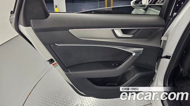 Audi A6 2021 — photo 15