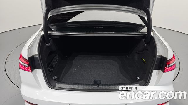 Audi A6 2021 — photo 31