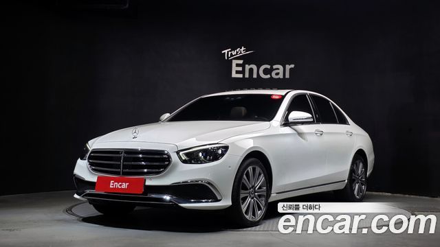 Mercedes-Benz E-Class 2023 — photo 1