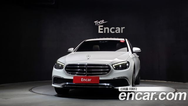 Mercedes-Benz E-Class 2023 — photo 3