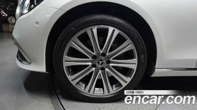 Mercedes-Benz E-Class 2023 — photo 5