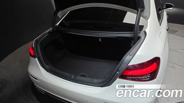 Mercedes-Benz E-Class 2023 — photo 33