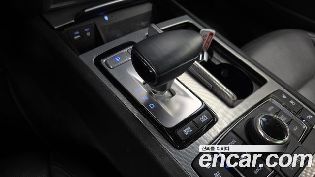 Genesis G80 2018 — photo 12