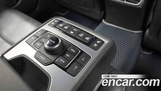 Genesis G80 2018 — photo 25