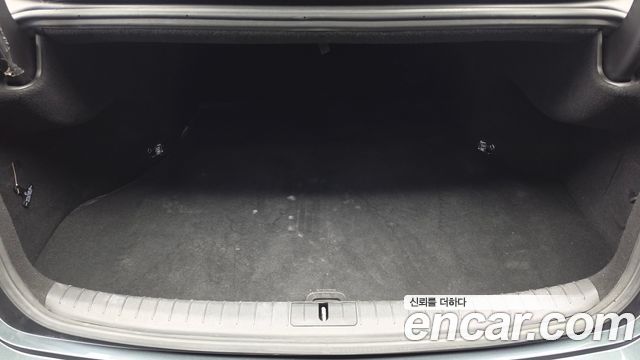 Genesis G80 2018 — photo 26