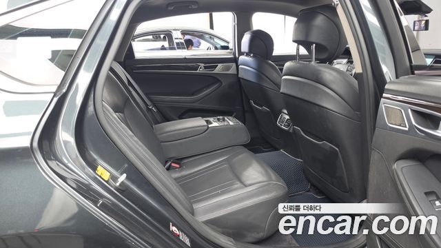 Genesis G80 2018 — photo 16