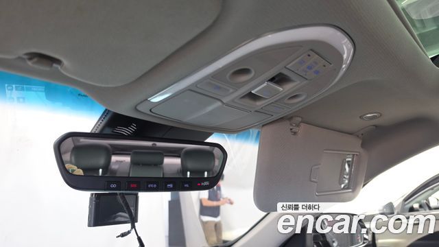 Genesis G80 2018 — photo 27