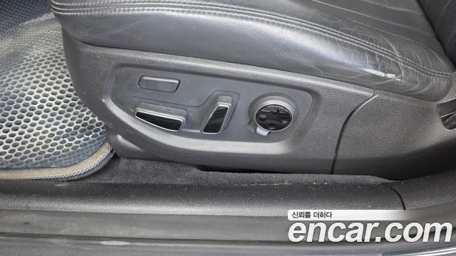 Genesis G80 2018 — photo 32