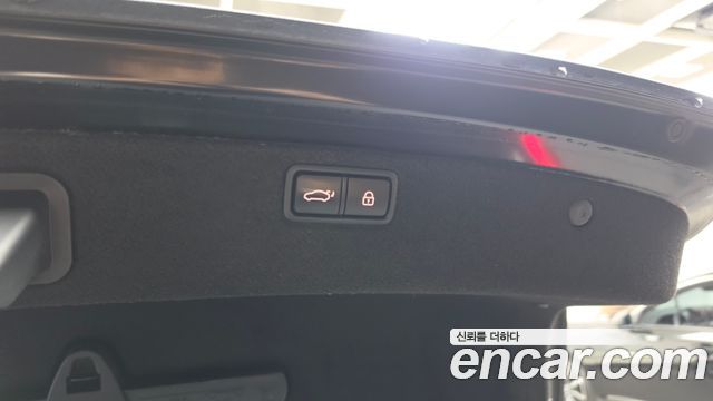 Genesis G80 2018 — photo 34