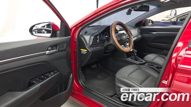 Hyundai AVANTE 2019 — photo 10