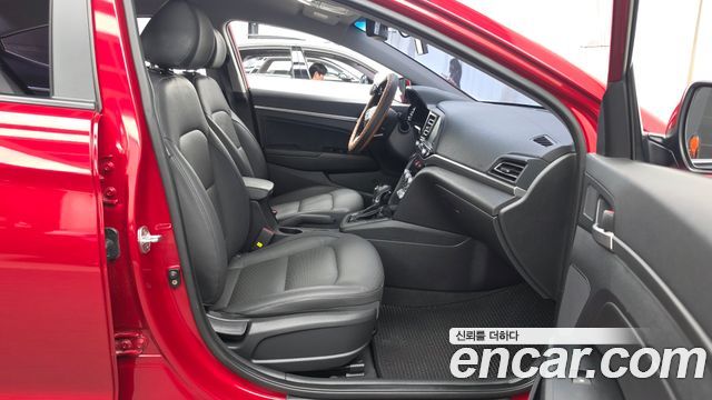 Hyundai AVANTE 2019 — photo 11
